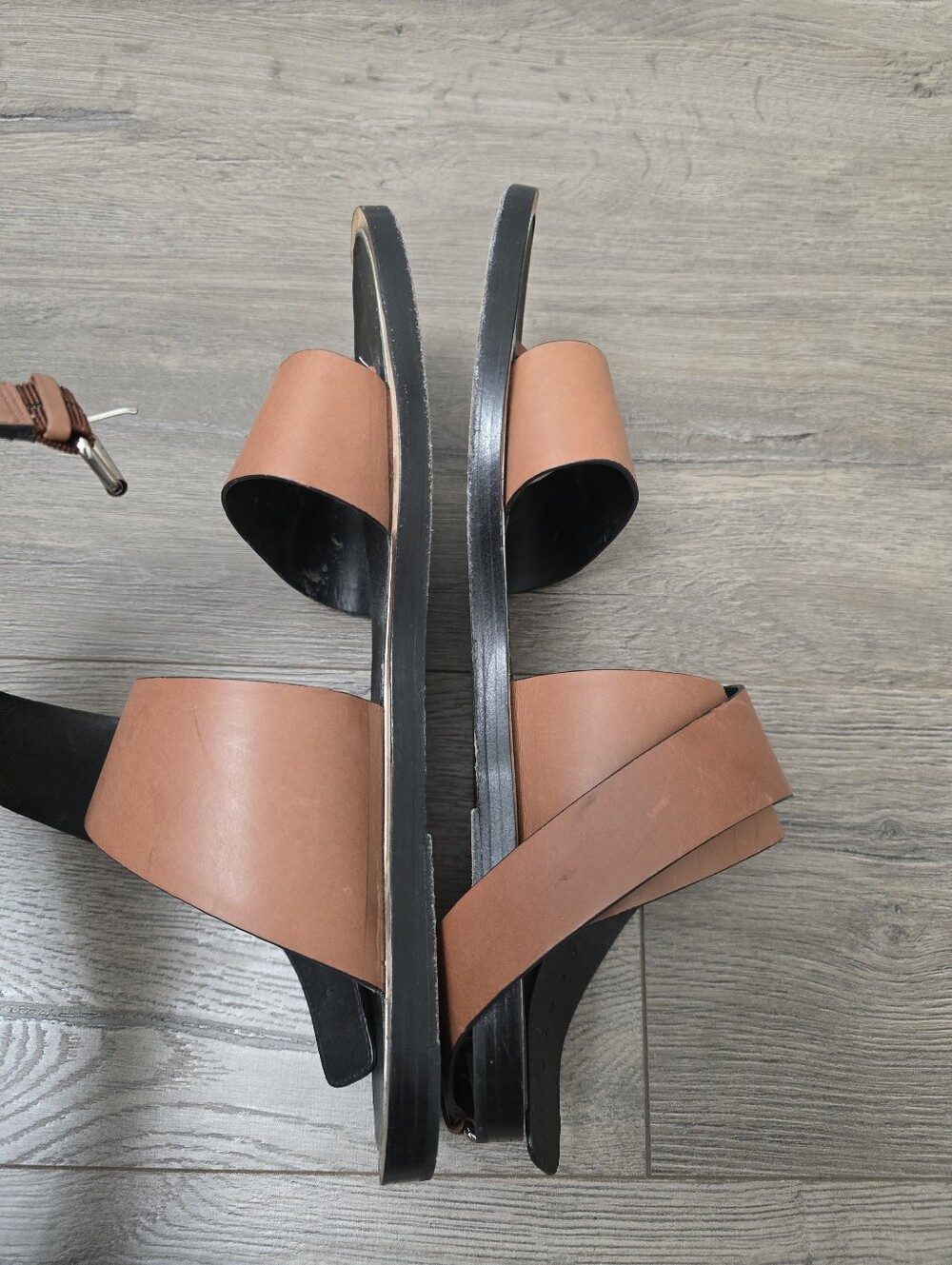 Vince Mailin Leather Strappy Flat Buckle Sandals in Cognac Womens Size 11 - Picture 7 of 9